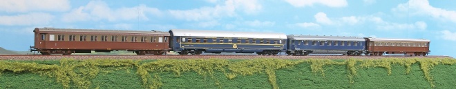 set of 4 Passenger cars Riviera-Express running running between Rome and Amsterdam<br /><a href='images/pictures/ACME/55094.jpg' target='_blank'>Full size image</a>